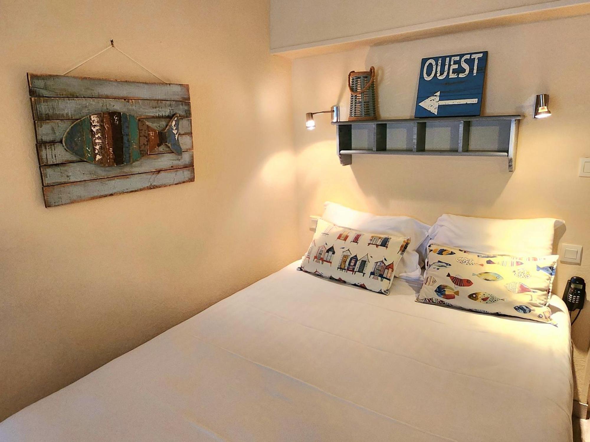 Logis Hotel Lafayette Rochefort France Esterno foto