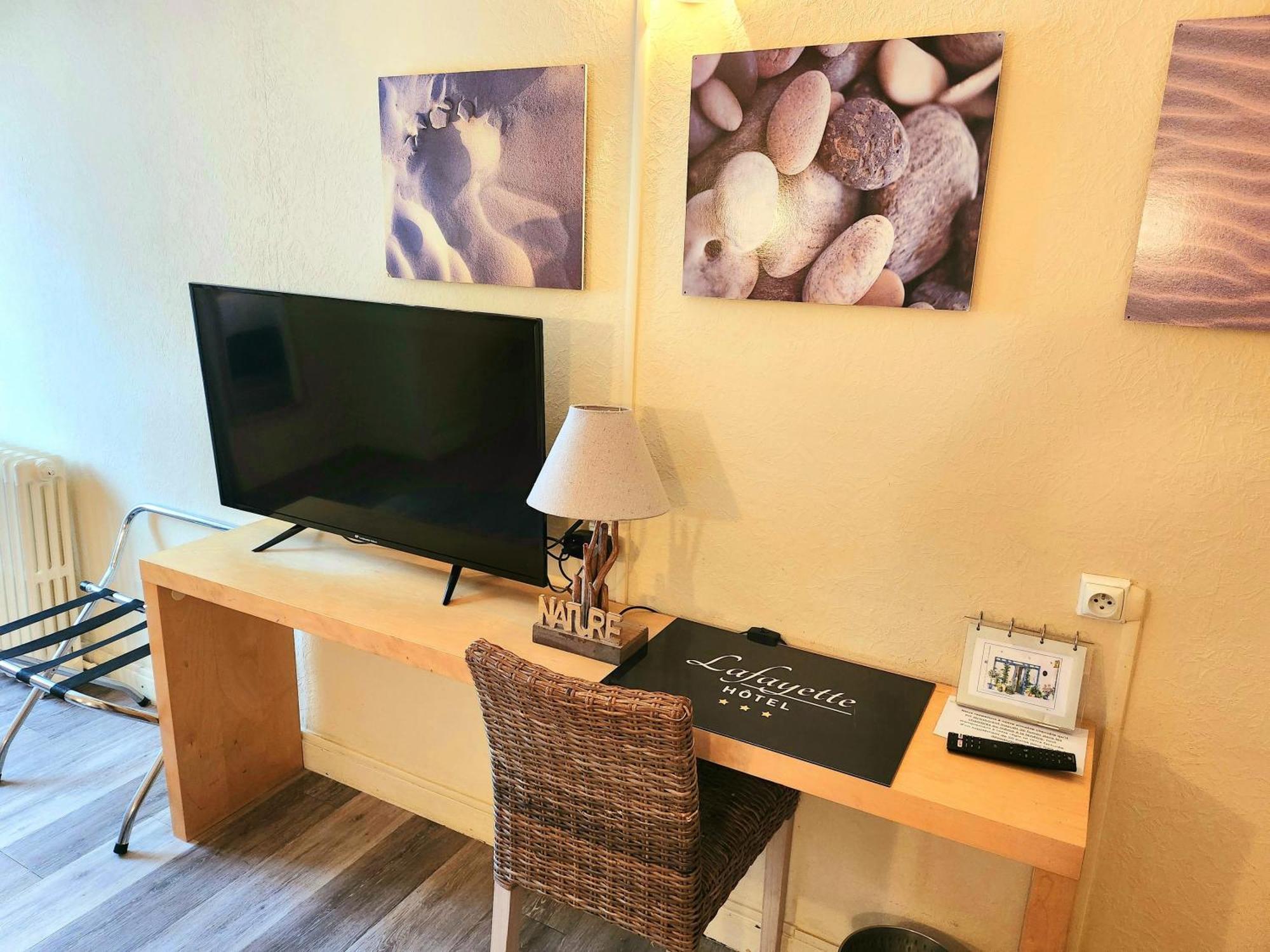 Logis Hotel Lafayette Rochefort France Esterno foto
