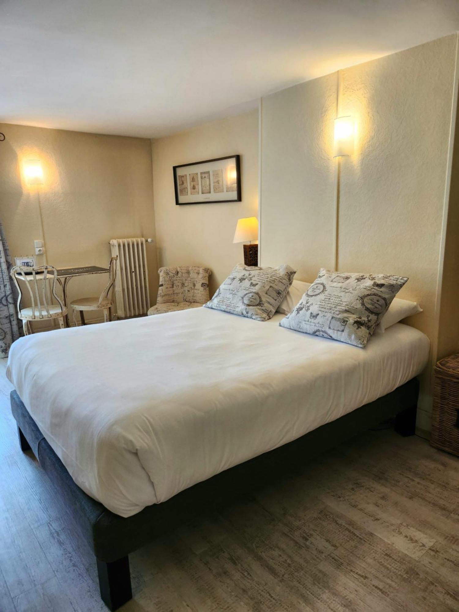 Logis Hotel Lafayette Rochefort France Esterno foto